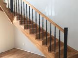 Samonosné dřevěné schodiště s podstupni