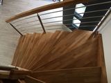 Samonosné dřevěné schodiště do „U“ s nerez zábradlím