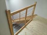 Samonosné dřevěné schodiště do L s galerií, schody Horák Hartvíkovice